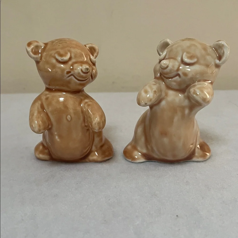 MCM Van Tellingen Hugging Bears Salt and Pepper Shakers vtg